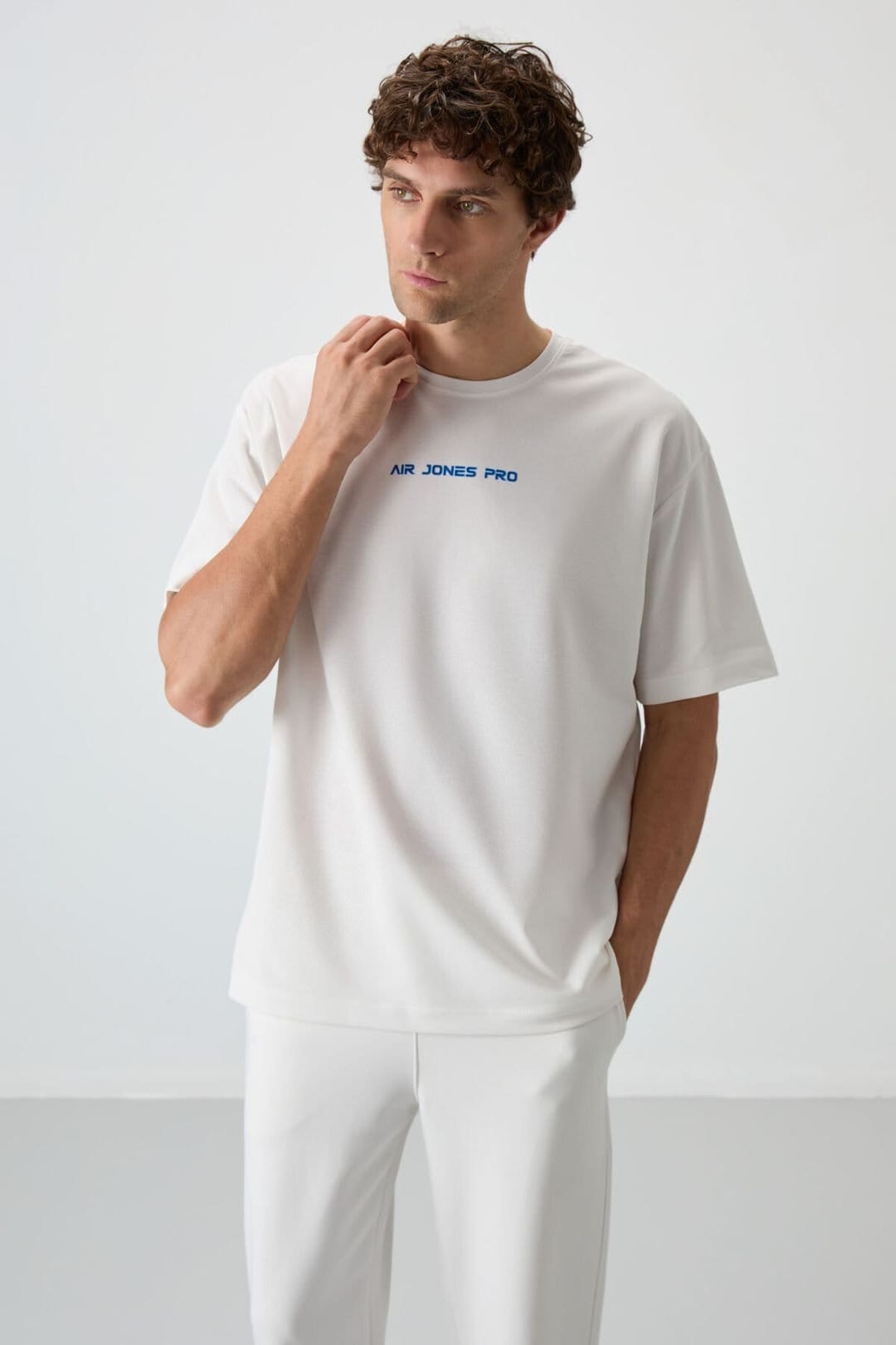 Tommy Life Tommy Life Men's Oversized Printed Crew Neck T-Shirt in White - 4