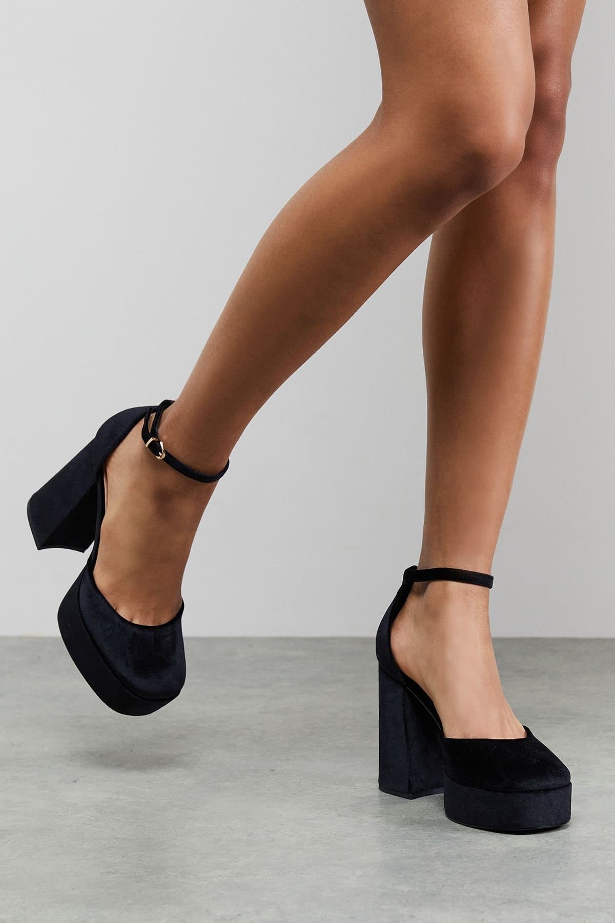 Faith Faith Women's Black Velvet Chunky Platform Heeled Shoes