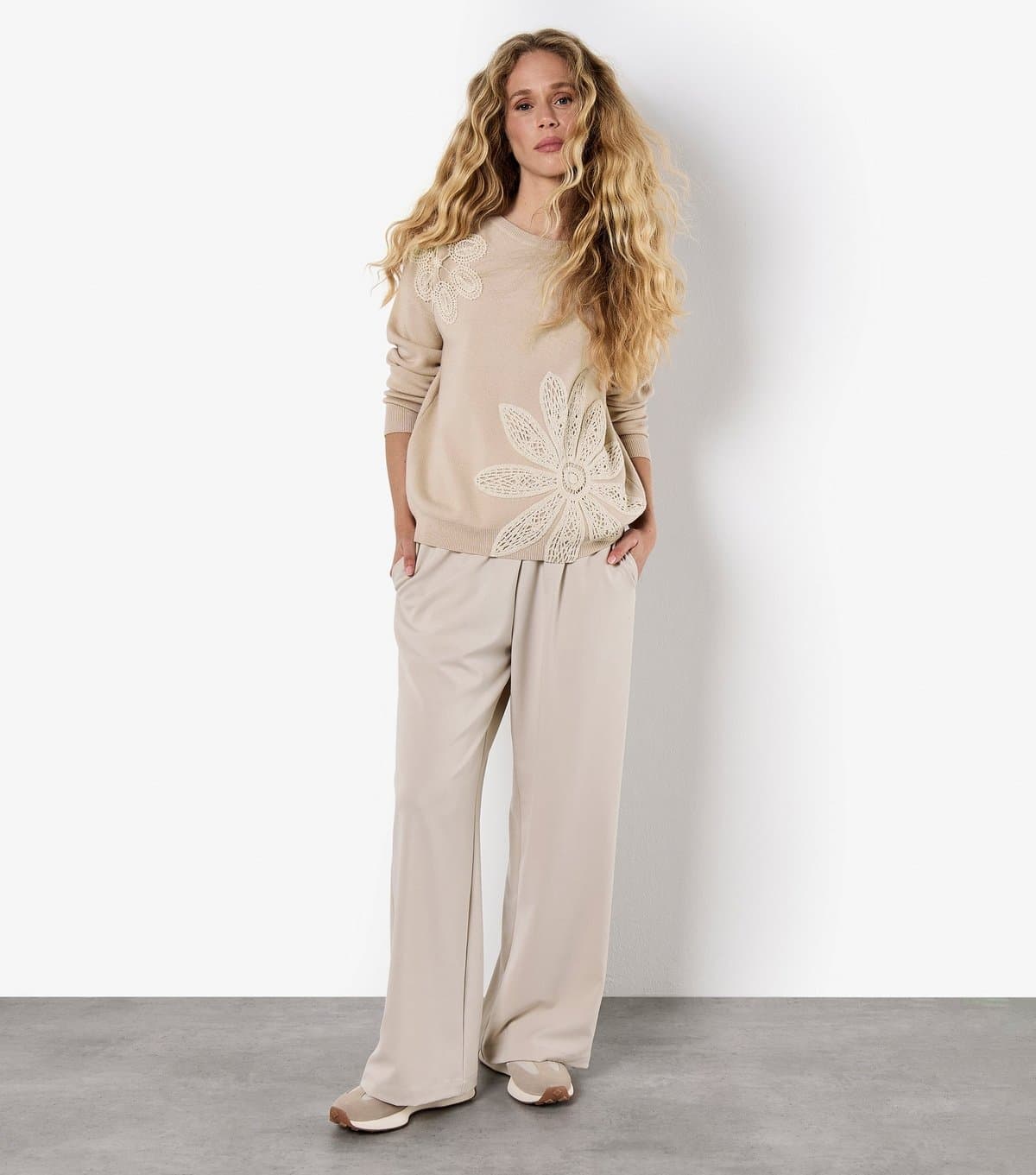 Apricot Women's Stone Large Crochet Floral Jumper Apricot New Look