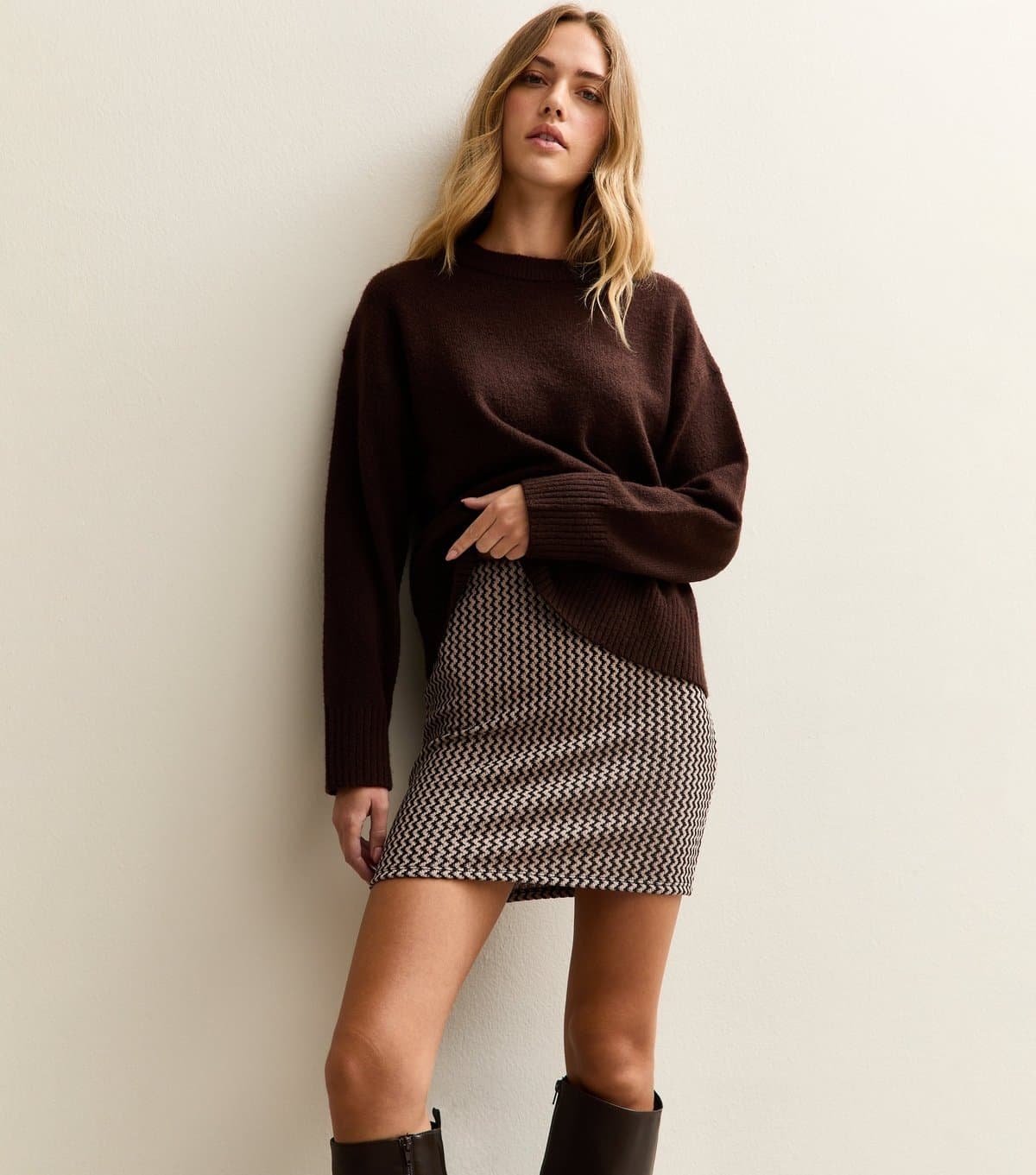 New Look Women's Brown Zig Zag Tube Mini Skirt New Look
