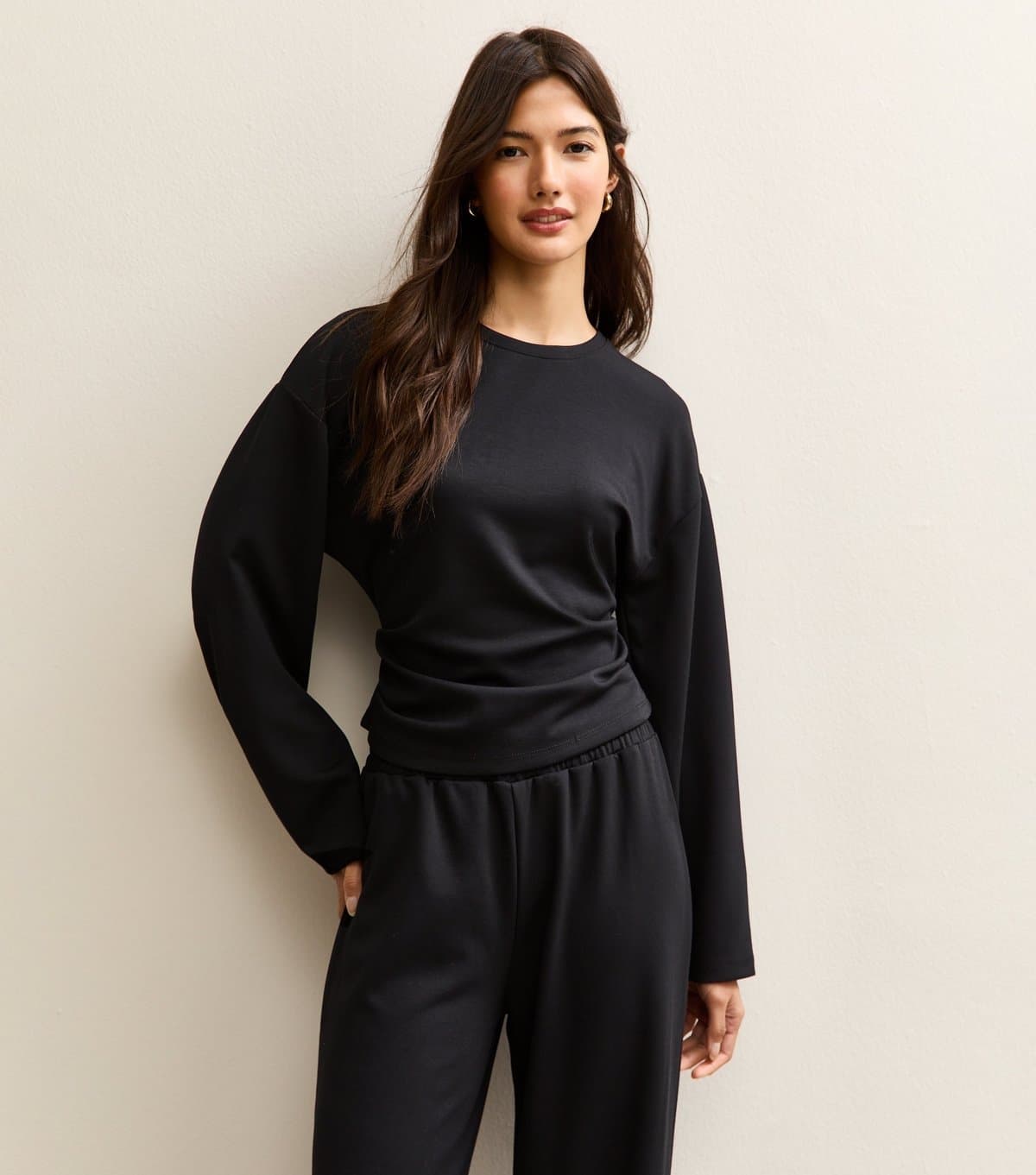 New Look Women's Black Ruched Waist Cropped Sweatshirt New Look
