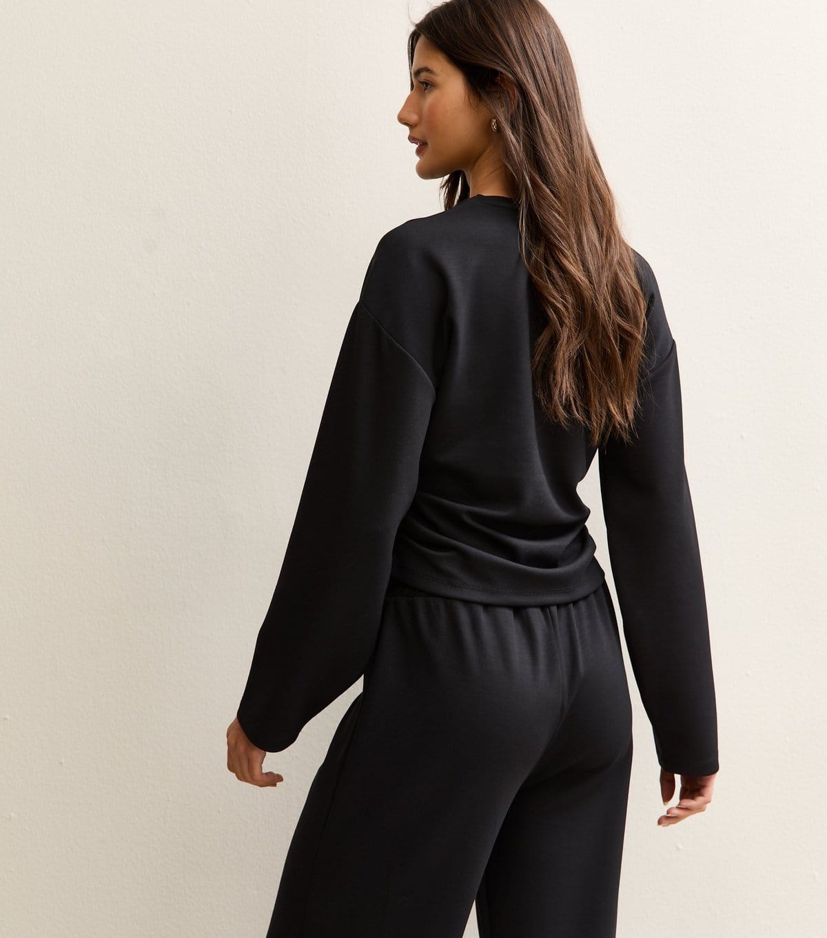 New Look Women's Black Ruched Waist Cropped Sweatshirt New Look - 4