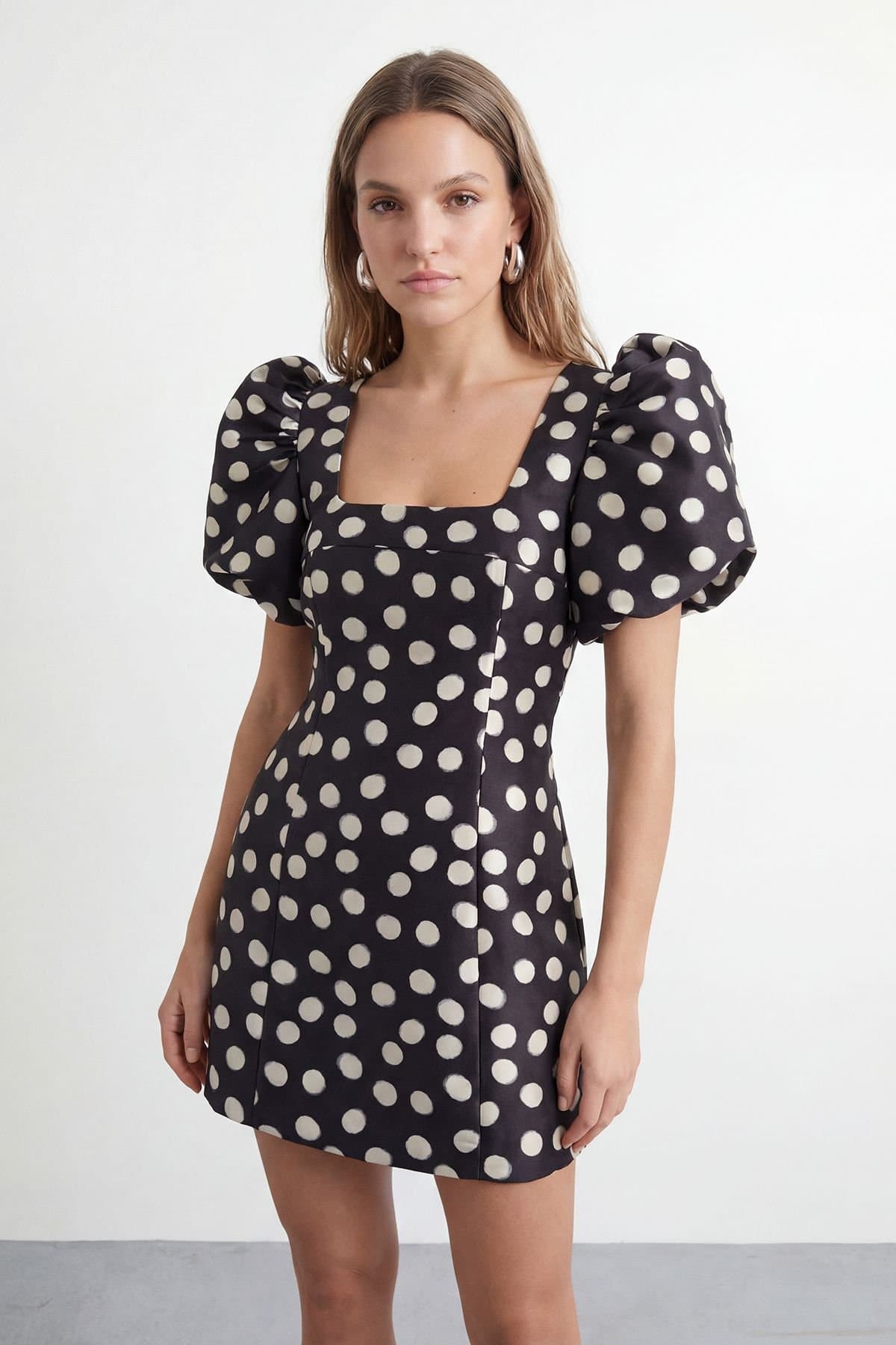 Warehouse Warehouse Women's Petite Polka Dot Puff Sleeve A-Line Mini Dress in Mono