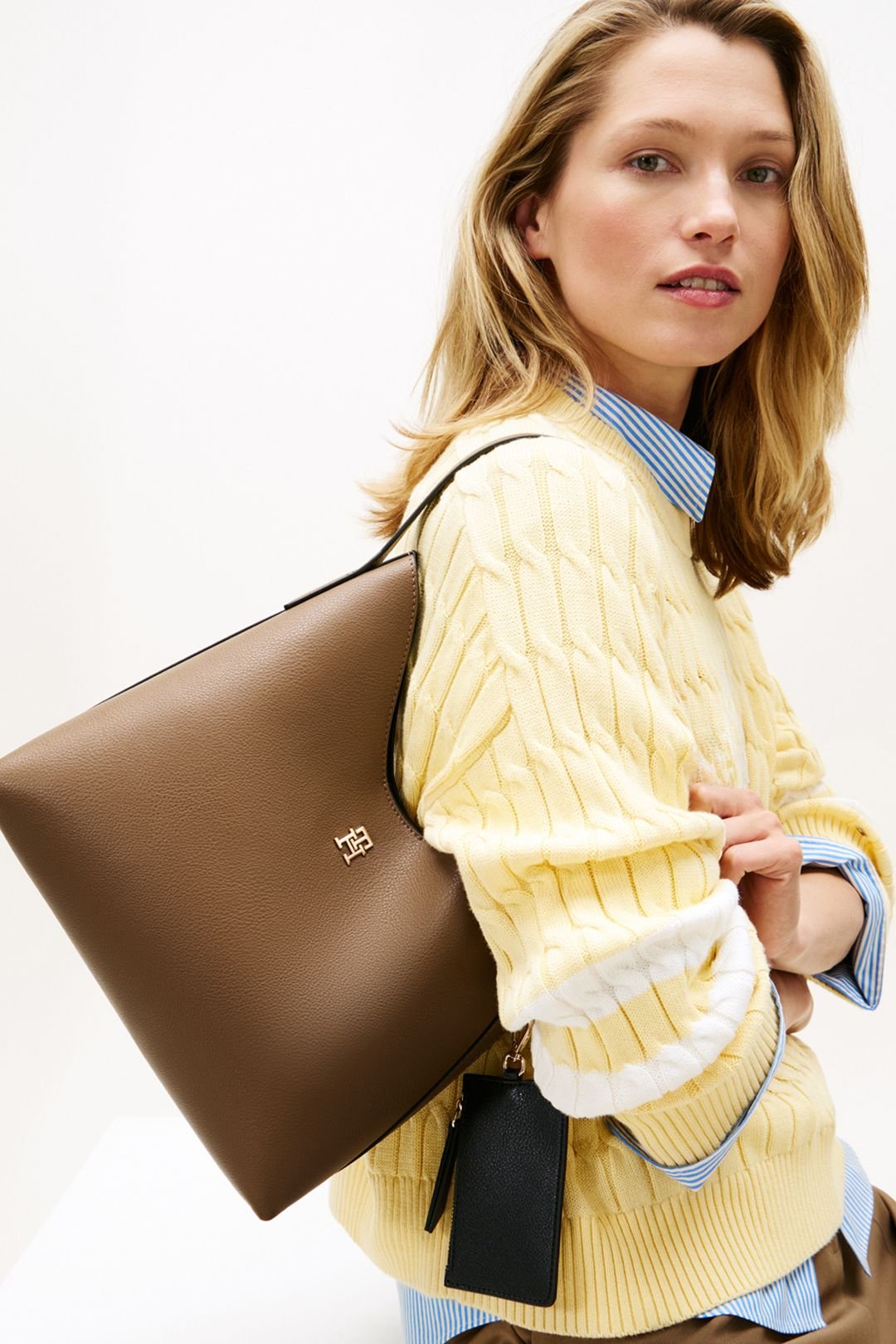 Tommy Hilfiger Tommy Hilfiger Women's TH Icon Shoulder Bag Nordic Taupe - 3