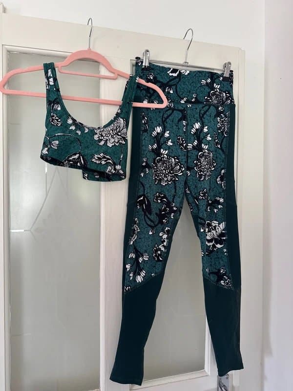 Cotton On Cotton On Body Green Floral Gym Leggings & Sports Bra Co Ord Set