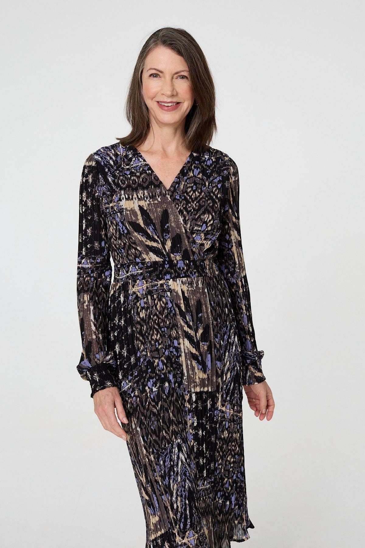 Izabel London Izabel London Women's Printed Shirred Waist Midi Wrap Dress in Black - 4