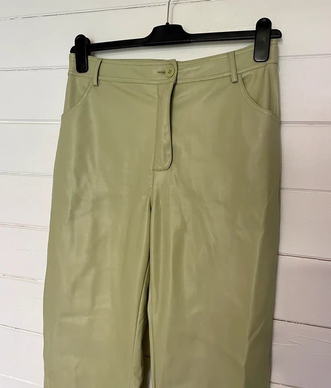 Topshop 🖤 Topshop Pale Sage Green Faux Leather Straight Leg Trousers 12 40 NWOT
