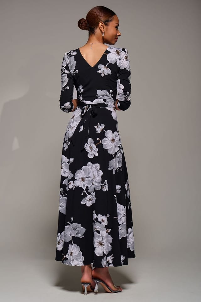 Jolie Moi Jolie Moi Women's Jersey Ruched Waist Fit & Flare Maxi Dress in Black - 2