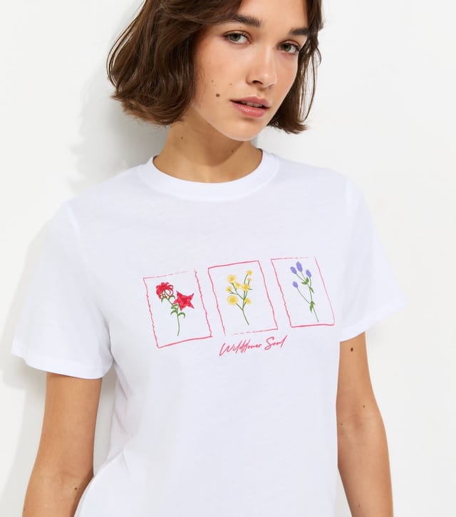 New Look Women's White Cotton Flower Print Crew Neck T-Shirt New Look - 2