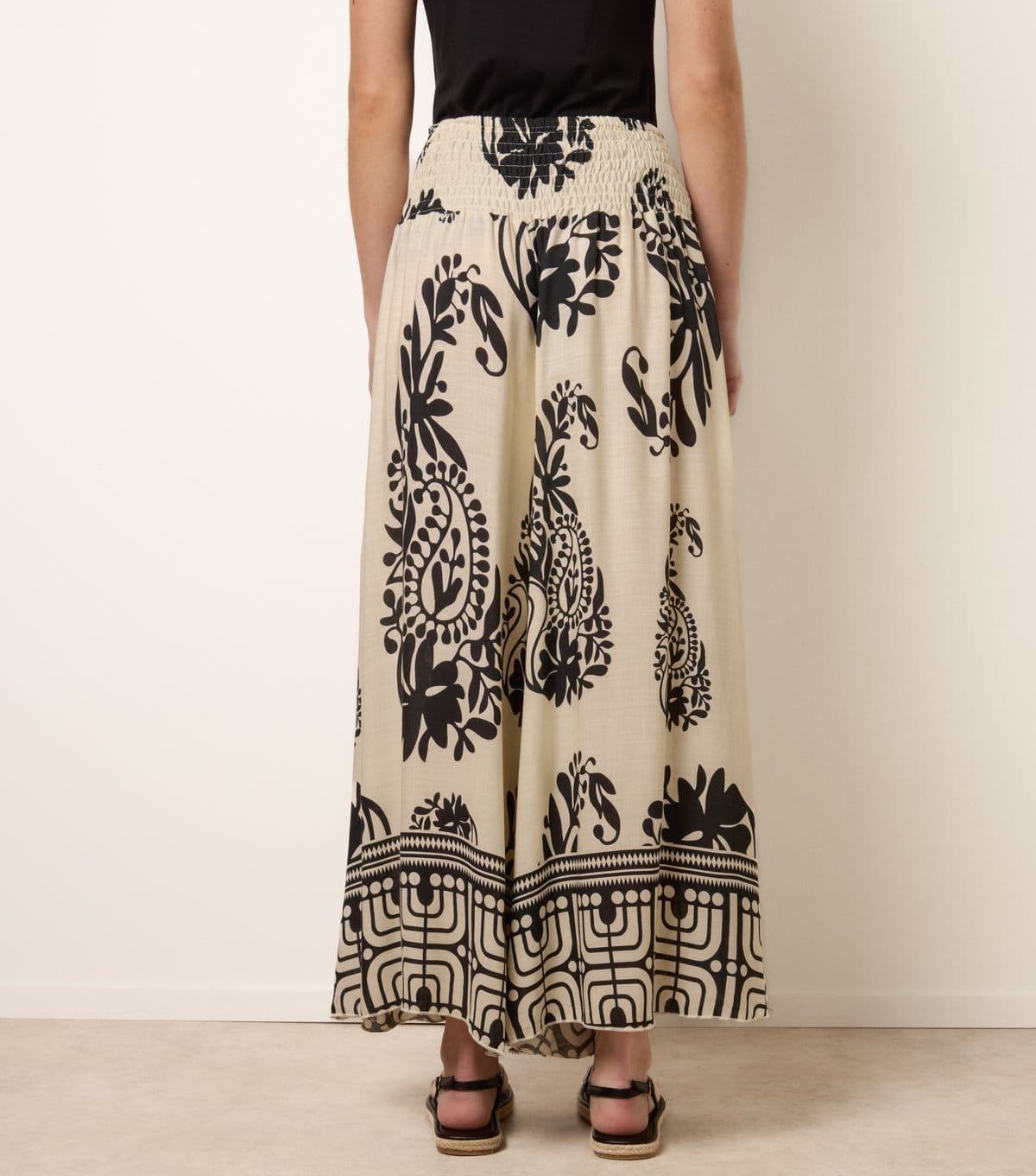 Blue Vanilla Women's Black Paisley Print Wide Leg Trousers Blue Vanilla New Look - 4