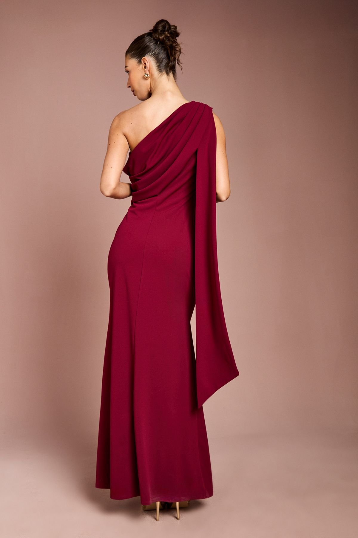 Coast Coast Women's One Shoulder Stretch Crepe Maxi Dress in Wine - 3
