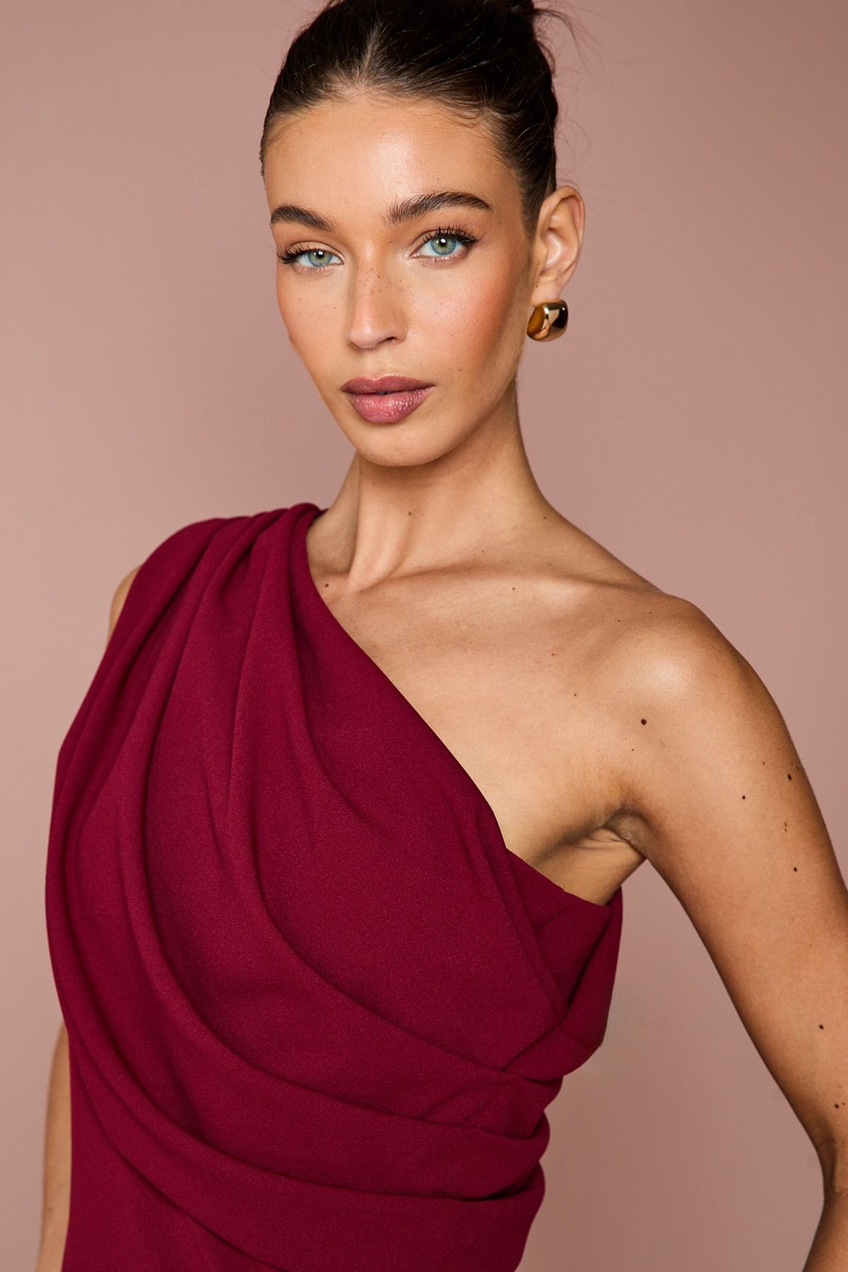 Coast Coast Women's One Shoulder Stretch Crepe Maxi Dress in Wine - 4