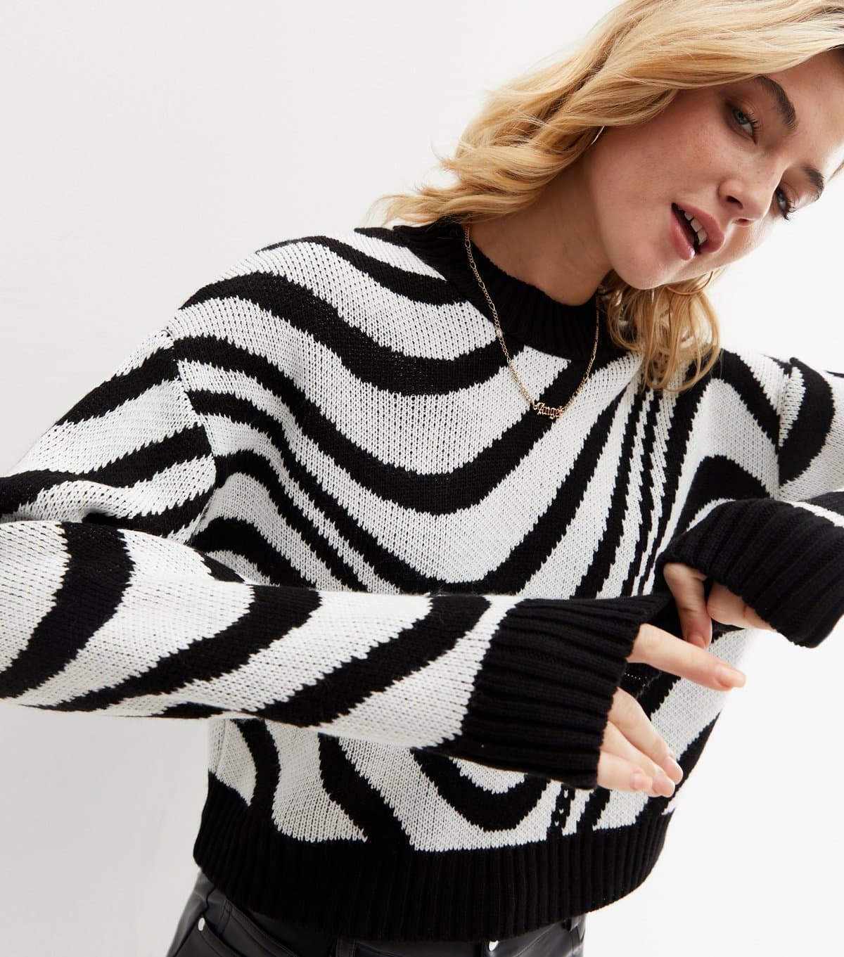 New Look Women's White Doodle Knit Crew Neck Jumper New Look
