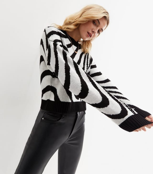 New Look Women's White Doodle Knit Crew Neck Jumper New Look - 2