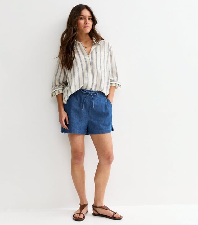 New Look Women's Petite Mid Blue Wash Chambray Pull On Shorts New Look - 3