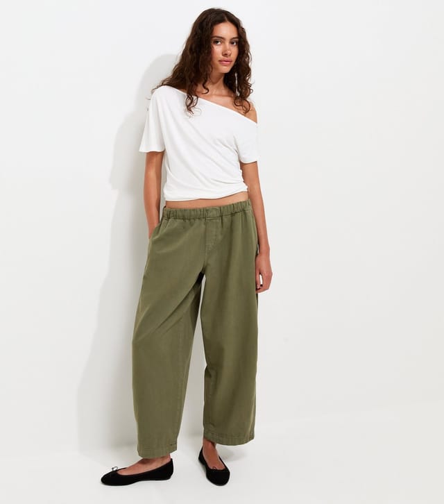 New Look Women's Khaki Cotton Wide Leg Tapered Cargo Trousers New Look - 3