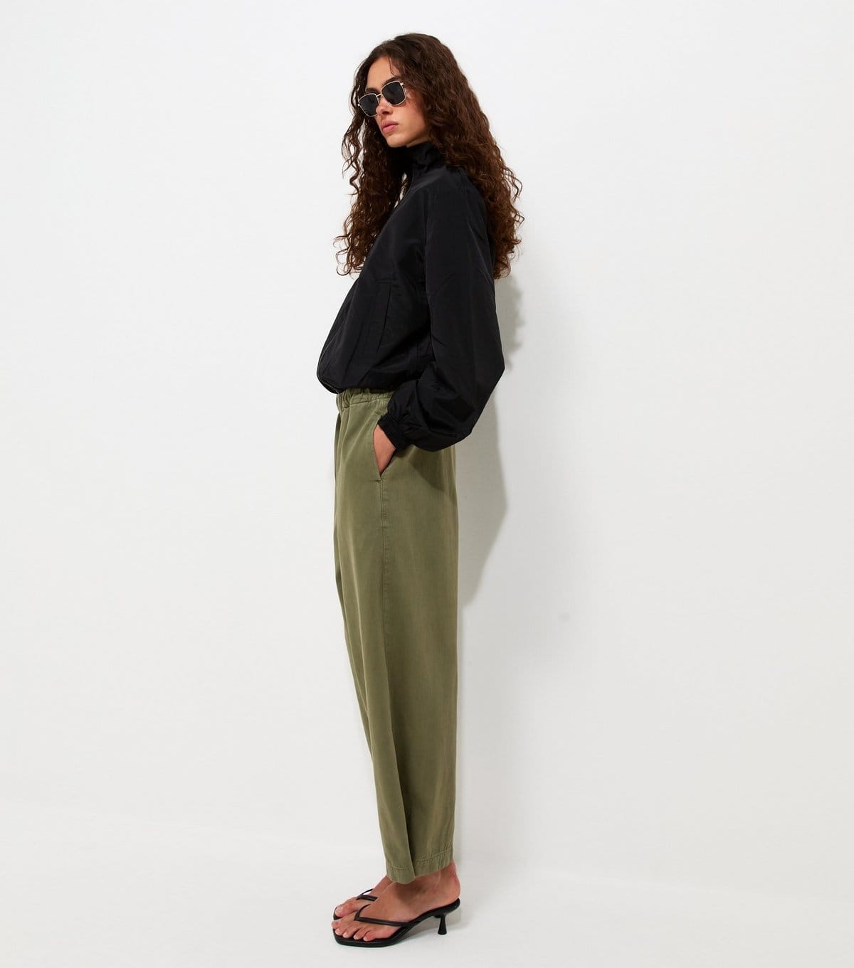 New Look Women's Khaki Cotton Wide Leg Tapered Cargo Trousers New Look - 4