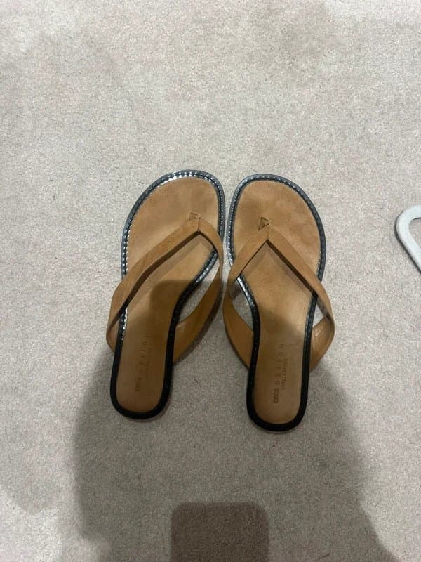 ASOS Design ASOS Design leather flip flops