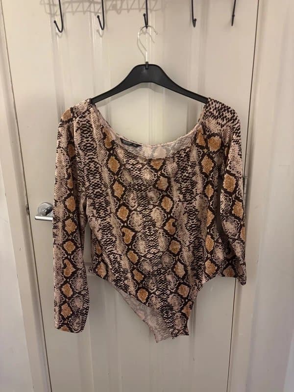 Shein Women’s snake print bodysuit size 18/20