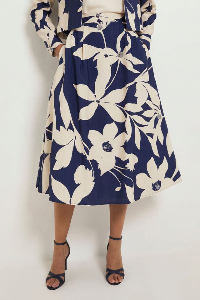 Wallis Wallis Women's Floral Ottoman Twill Skirt in Navy - 2