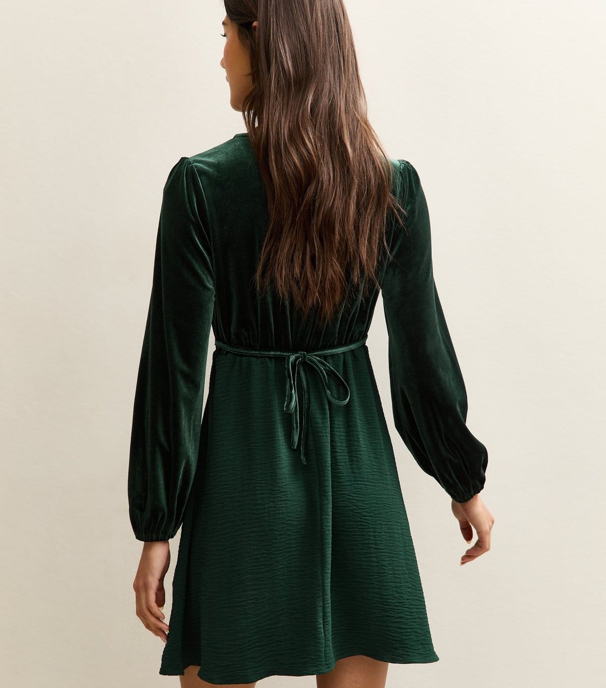 New Look Women's Dark Green Long Sleeve Velvet Bow Front Mini Dress New Look - 4
