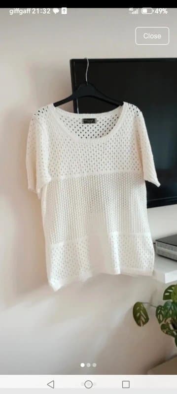The Unbranded Brand Ladies size medium crochet Shortsleeve jumper top