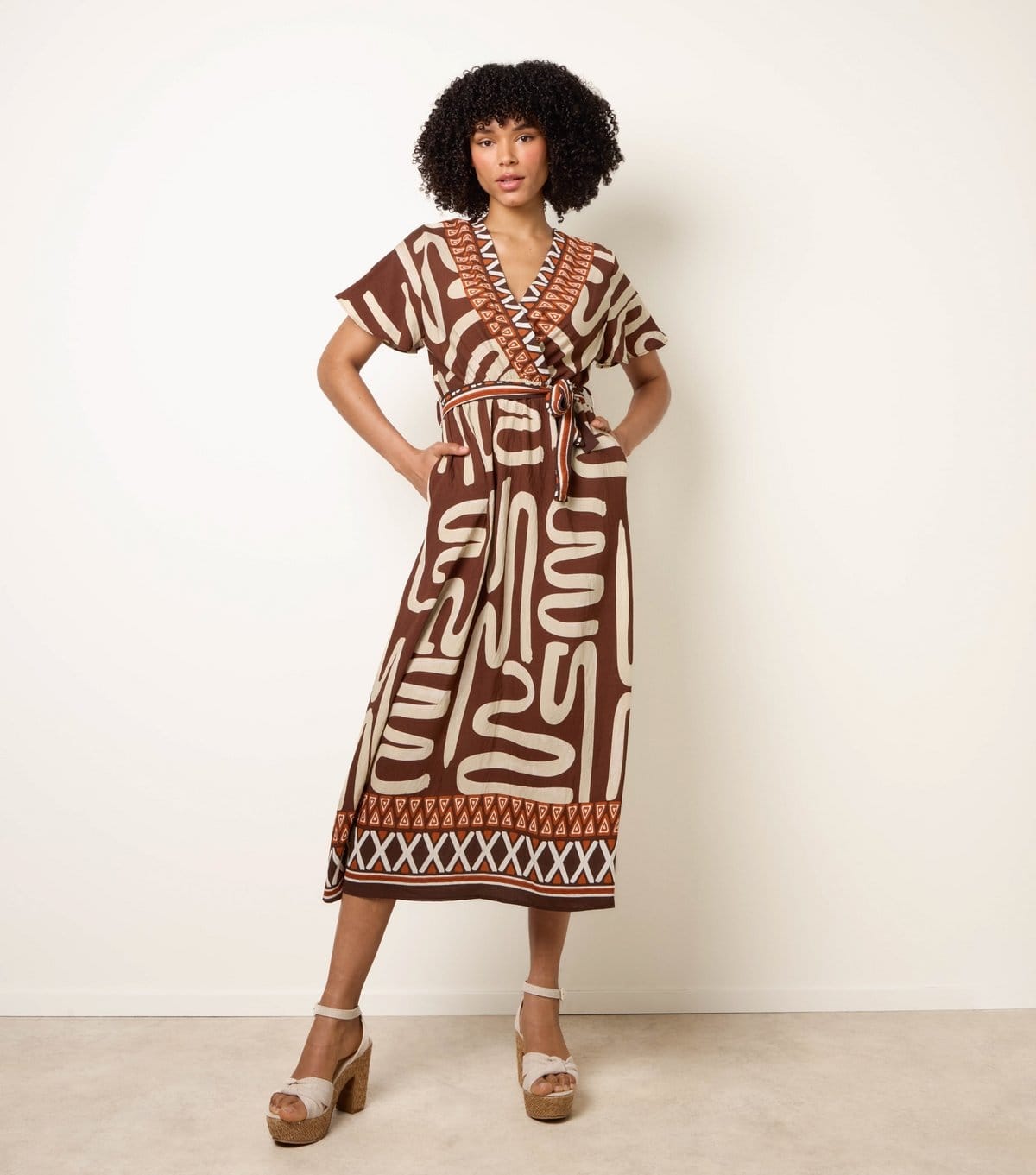 Blue Vanilla Women's Brown Abstract Print Belted Midi Dress Blue Vanilla New Look - 4