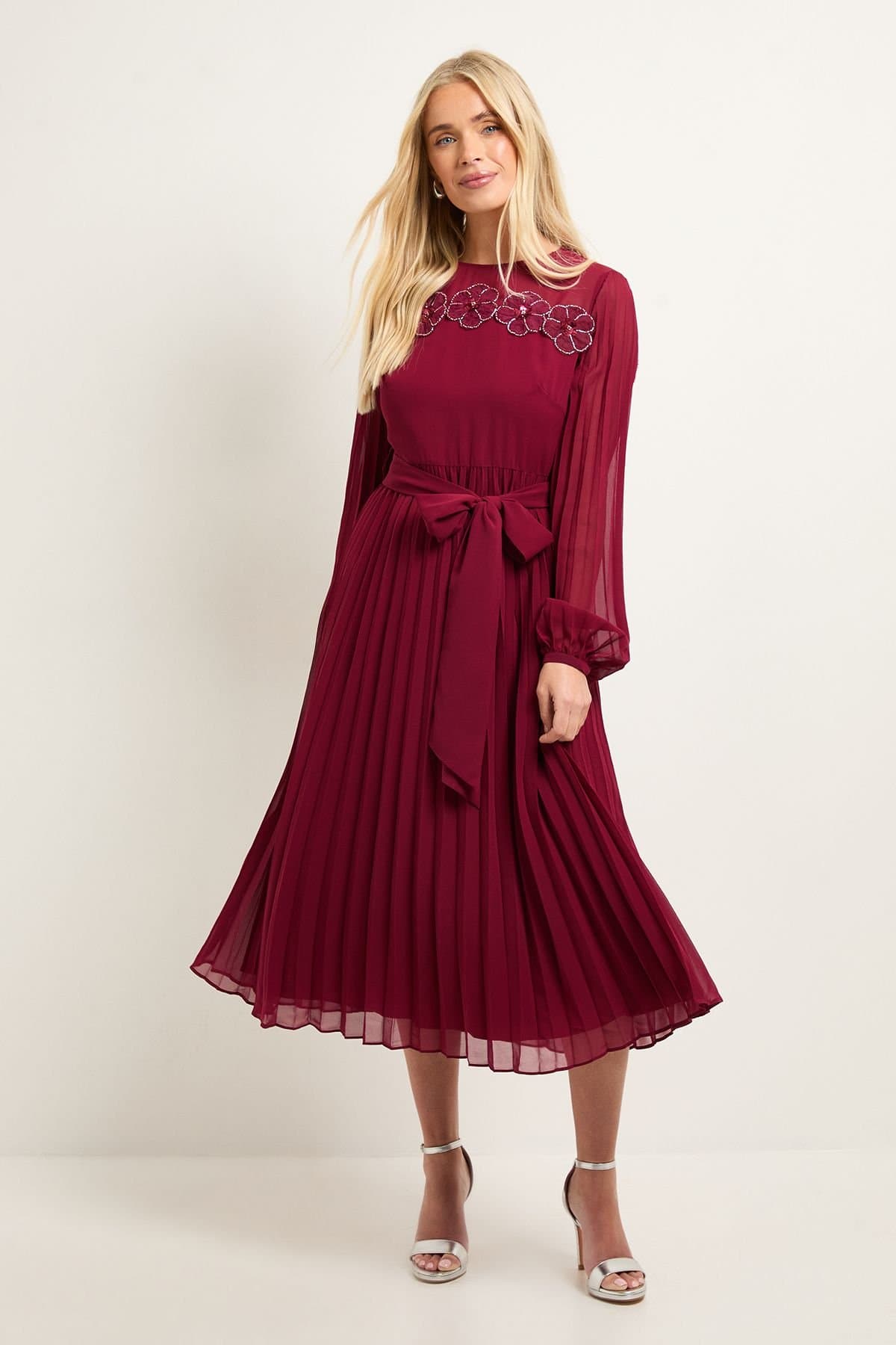 Wallis Wallis Women's Petite Pleated Floral Trim Midi Dress in Berry