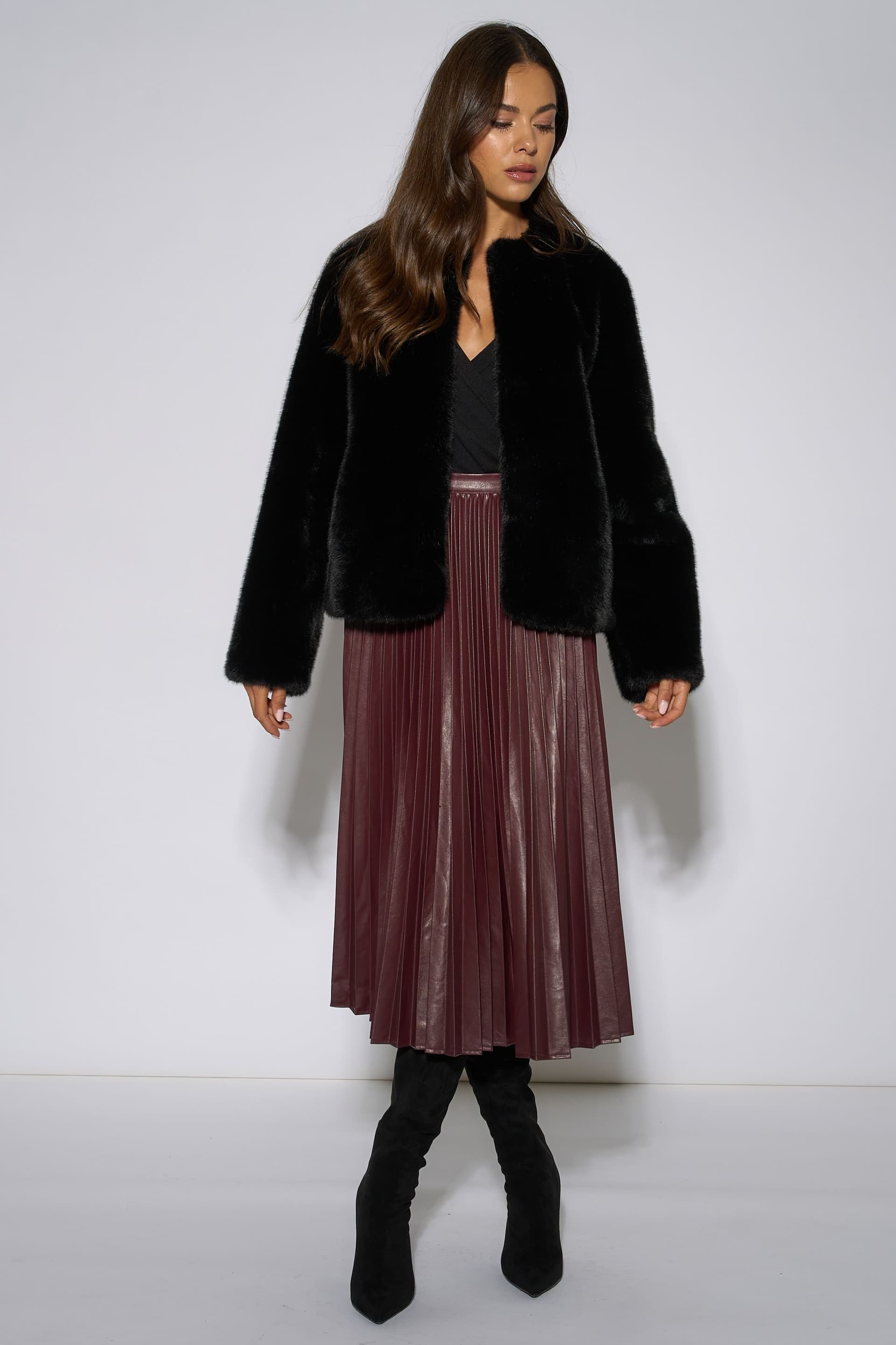 Gini London Gini London Women's Black Short Faux Fur Jacket