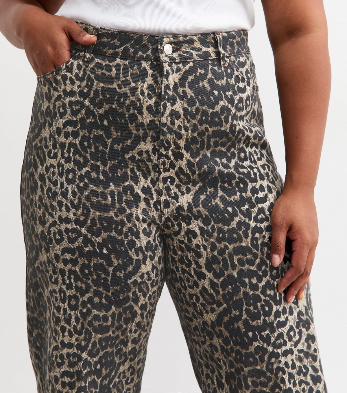 New Look Women's Plus Size Brown Leopard Print Wide Leg Jeans Curves New Look - 4