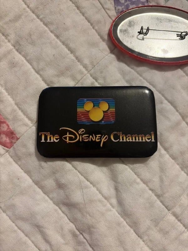 Disney Two bundle of vintage Disney pin badge