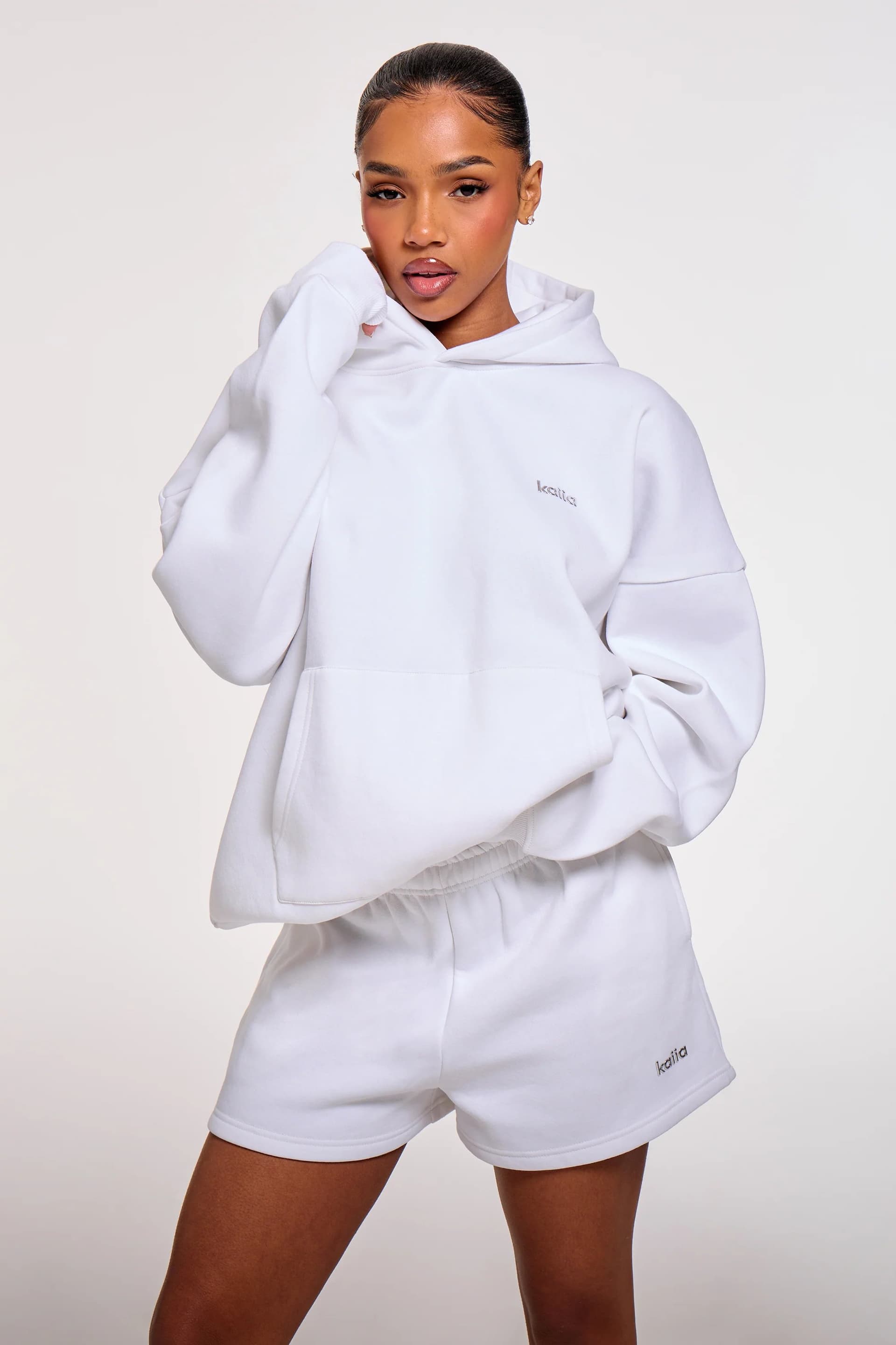 Kaiia Kaiia Chrome Logo Oversized Hoodie in White