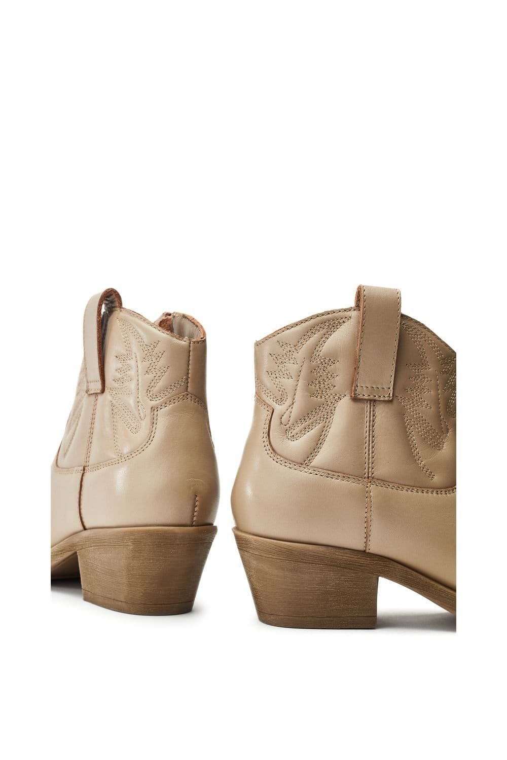 Moda in Pelle Moda In Pelle Women's 'Bracknell' Leather Ankle Boots in Cream - 4