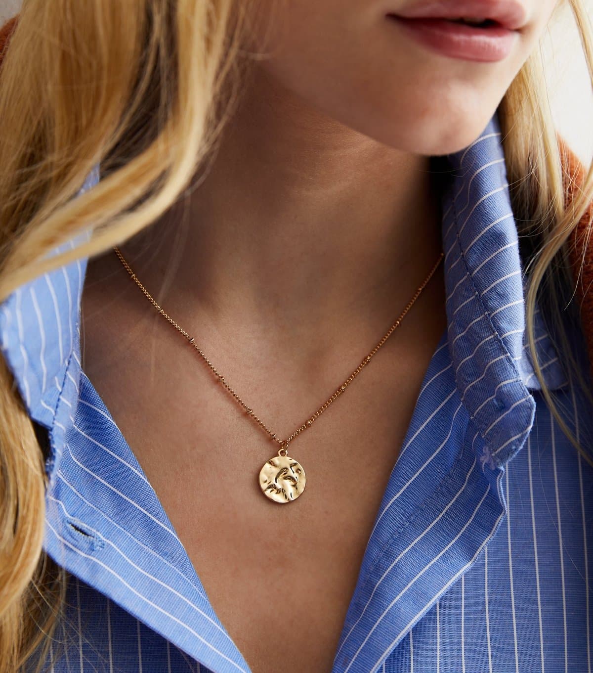 New Look 18ct Gold Plated Hammered Circle Pendant Chain Necklace New Look