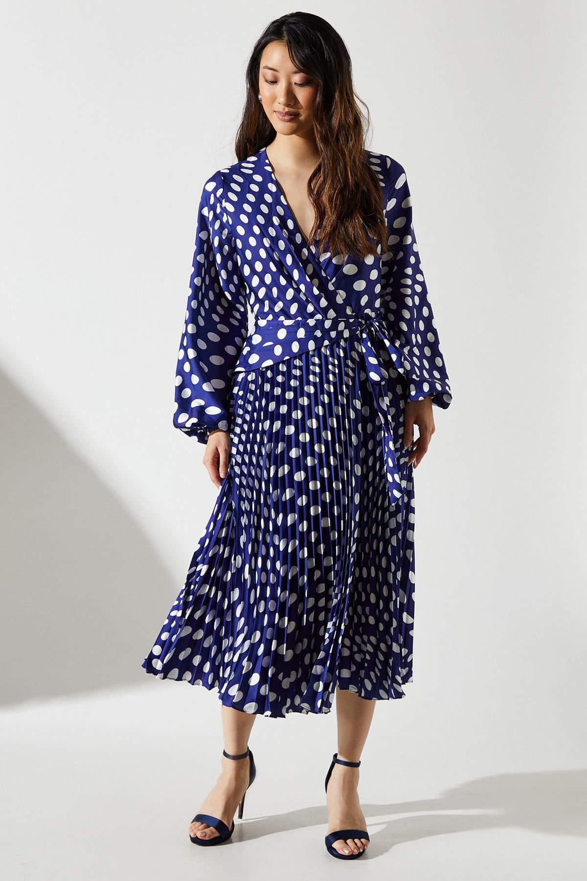 Coast Coast Women's Pleat Wrap Dress in Navy