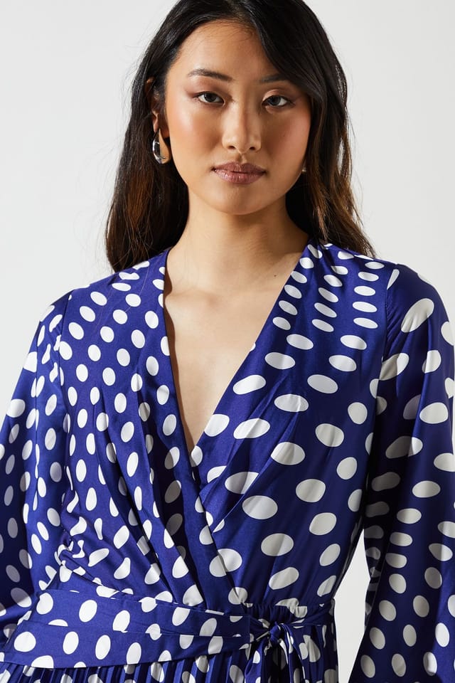 Coast Coast Women's Pleat Wrap Dress in Navy - 2