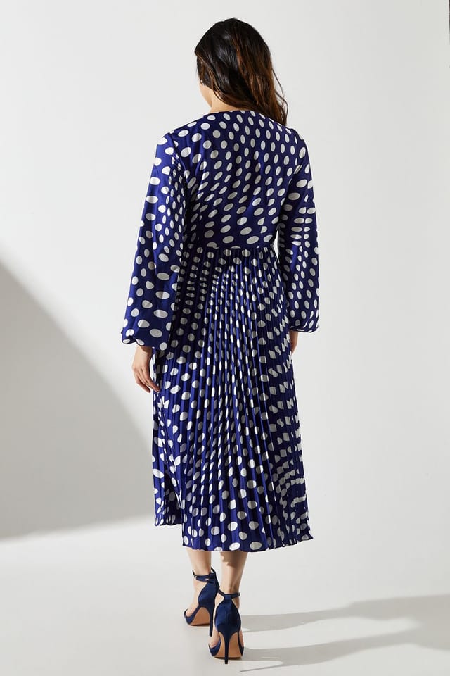 Coast Coast Women's Pleat Wrap Dress in Navy - 3