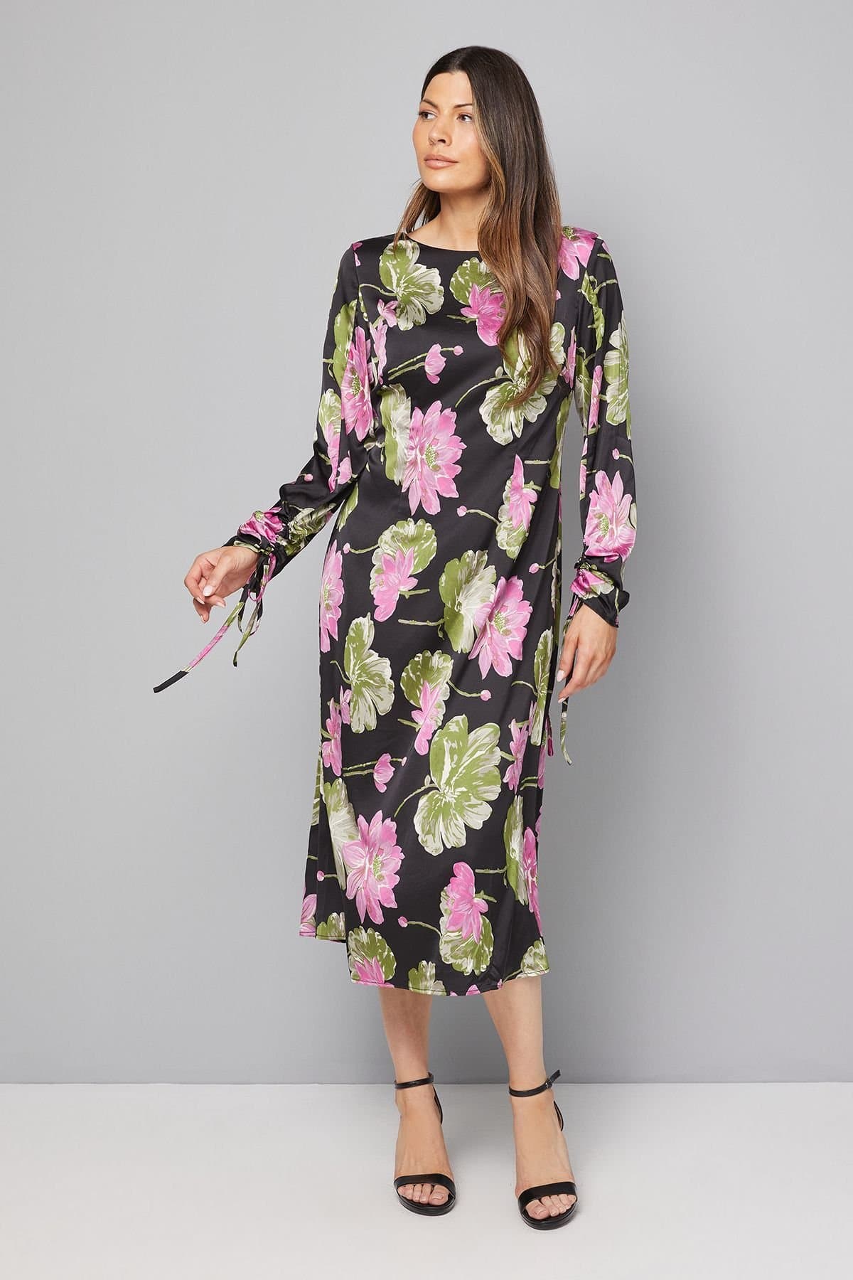 Wallis Wallis Women's Floral Ruched Sleeve Midi Dress in Black