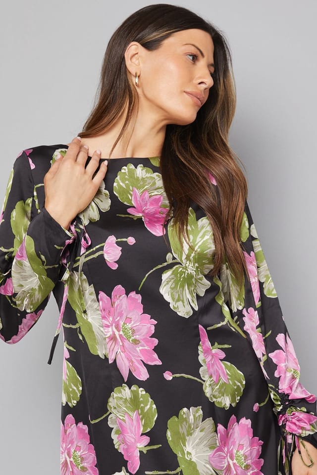 Wallis Wallis Women's Floral Ruched Sleeve Midi Dress in Black - 3