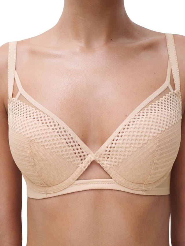 Chantelle Chantelle Women's Play Plunge T-Shirt Bra in Beige - 3