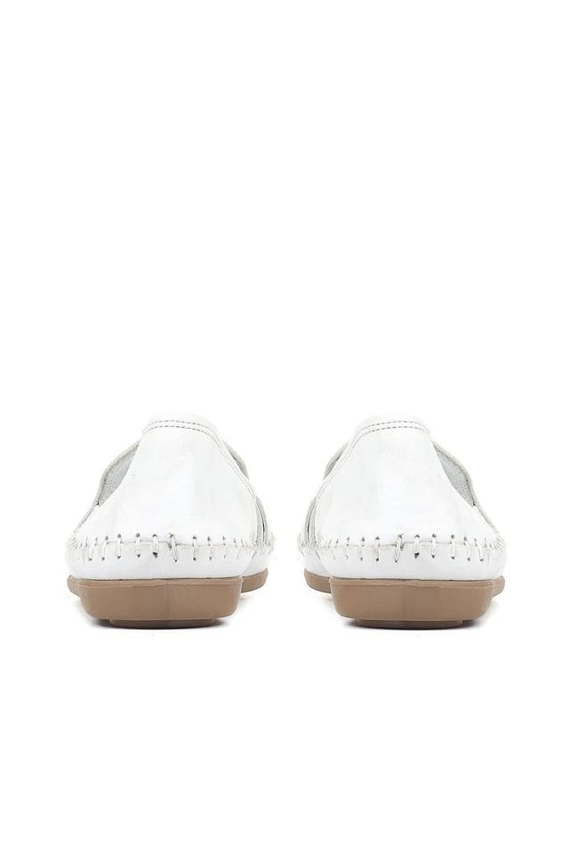 Pavers Pavers Women's Leather Slip-On Pumps in White - 3