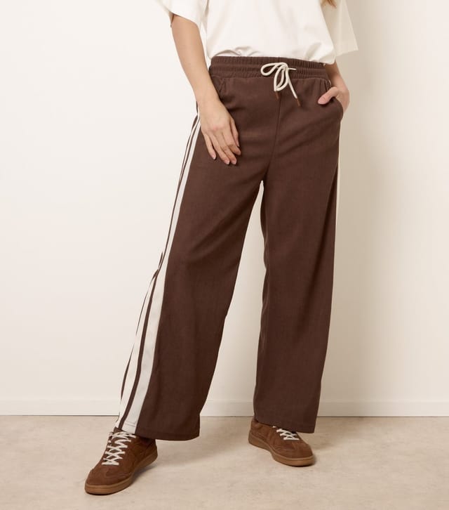 Blue Vanilla Women's Dark Brown Side Stripe Drawstring Trousers Blue Vanilla New Look - 2