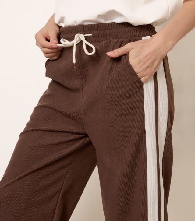 Blue Vanilla Women's Dark Brown Side Stripe Drawstring Trousers Blue Vanilla New Look - 3