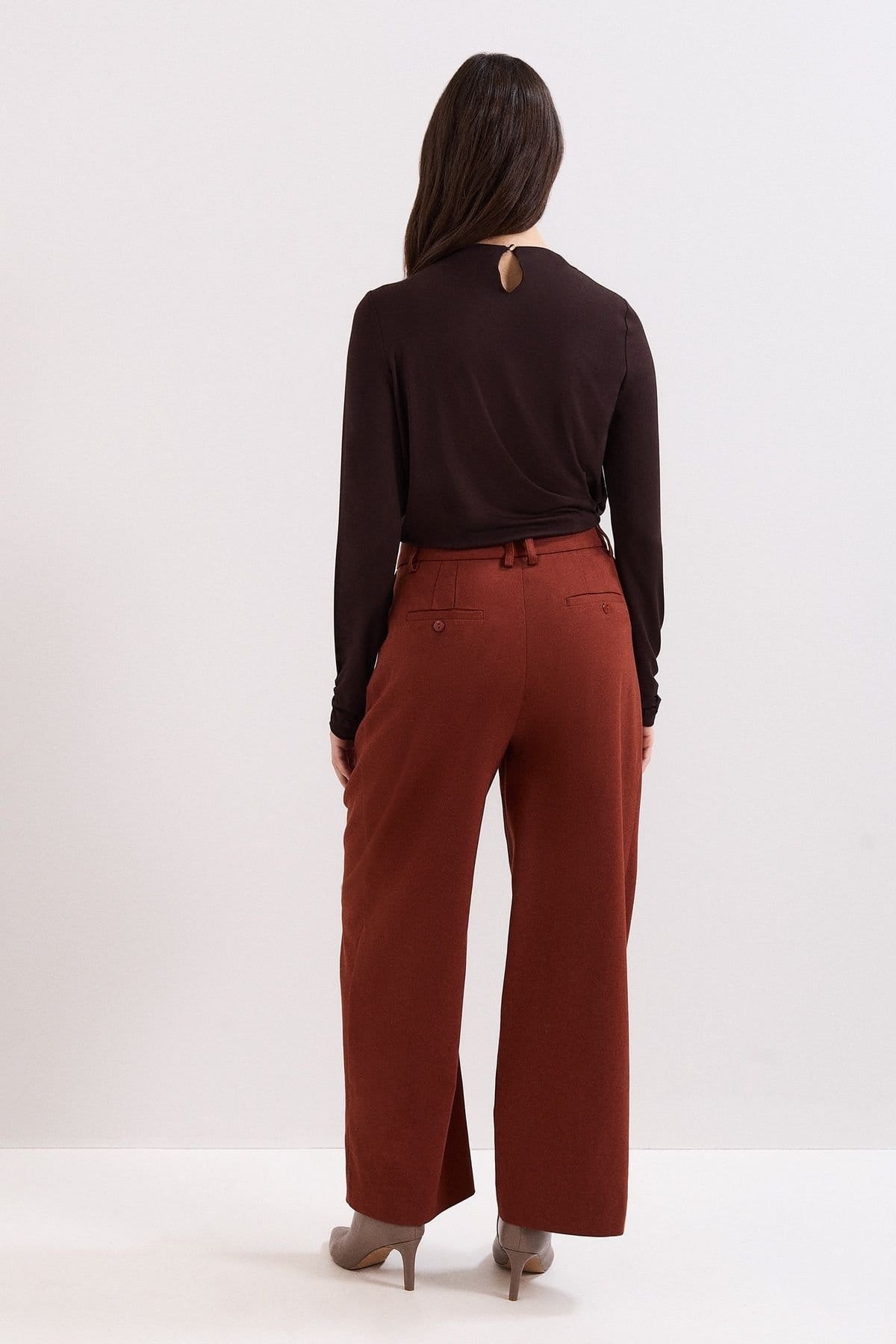 Phase Eight Phase Eight Women's Wide-Leg Tailored Trouser in Brown - 4