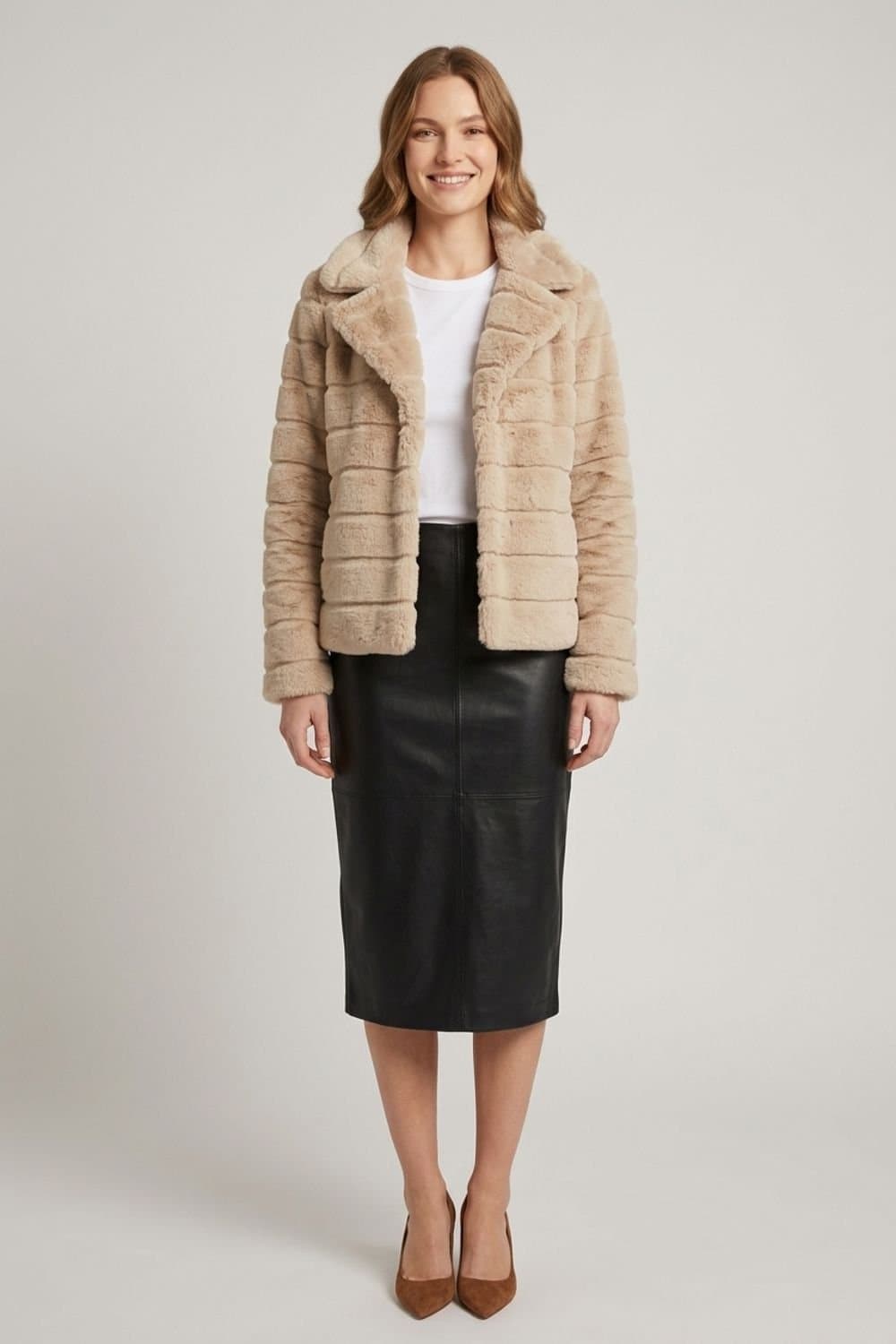 Izabel London Izabel London Women's Faux Fur Cropped Jacket in Beige