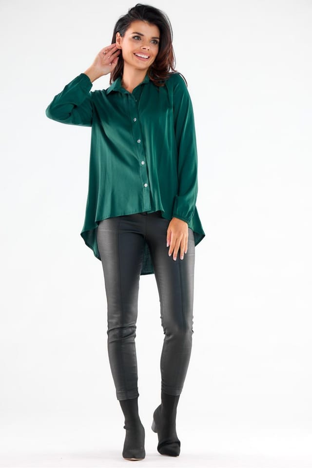 Love Lace Love Lace Women's Long Sleeve Shirt With Extended Back in Green - 2