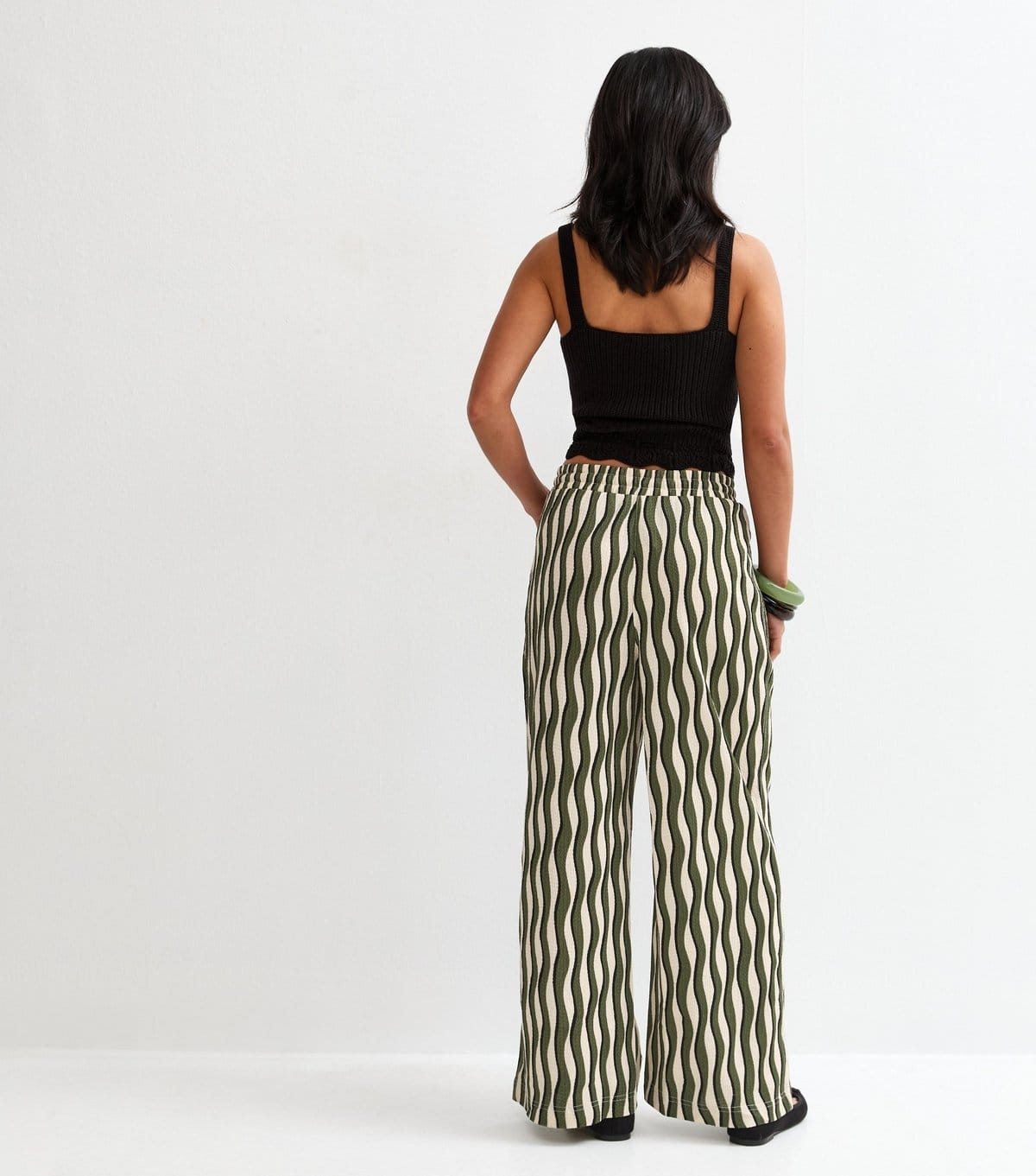 New Look Women's Petite Khaki Wave Crinkle Jersey Wide Leg Trousers New Look - 4