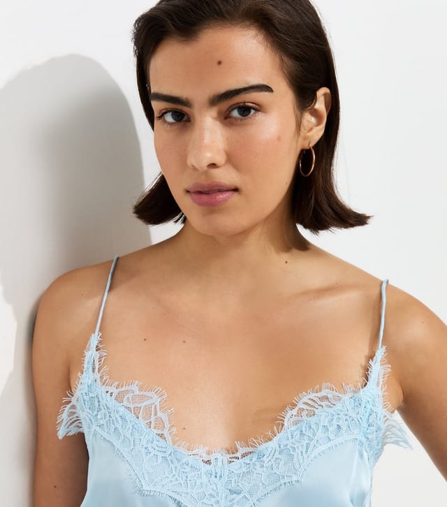 New Look Women's Light Blue Satin Asymmetric Lace Hem Cami Top New Look - 3