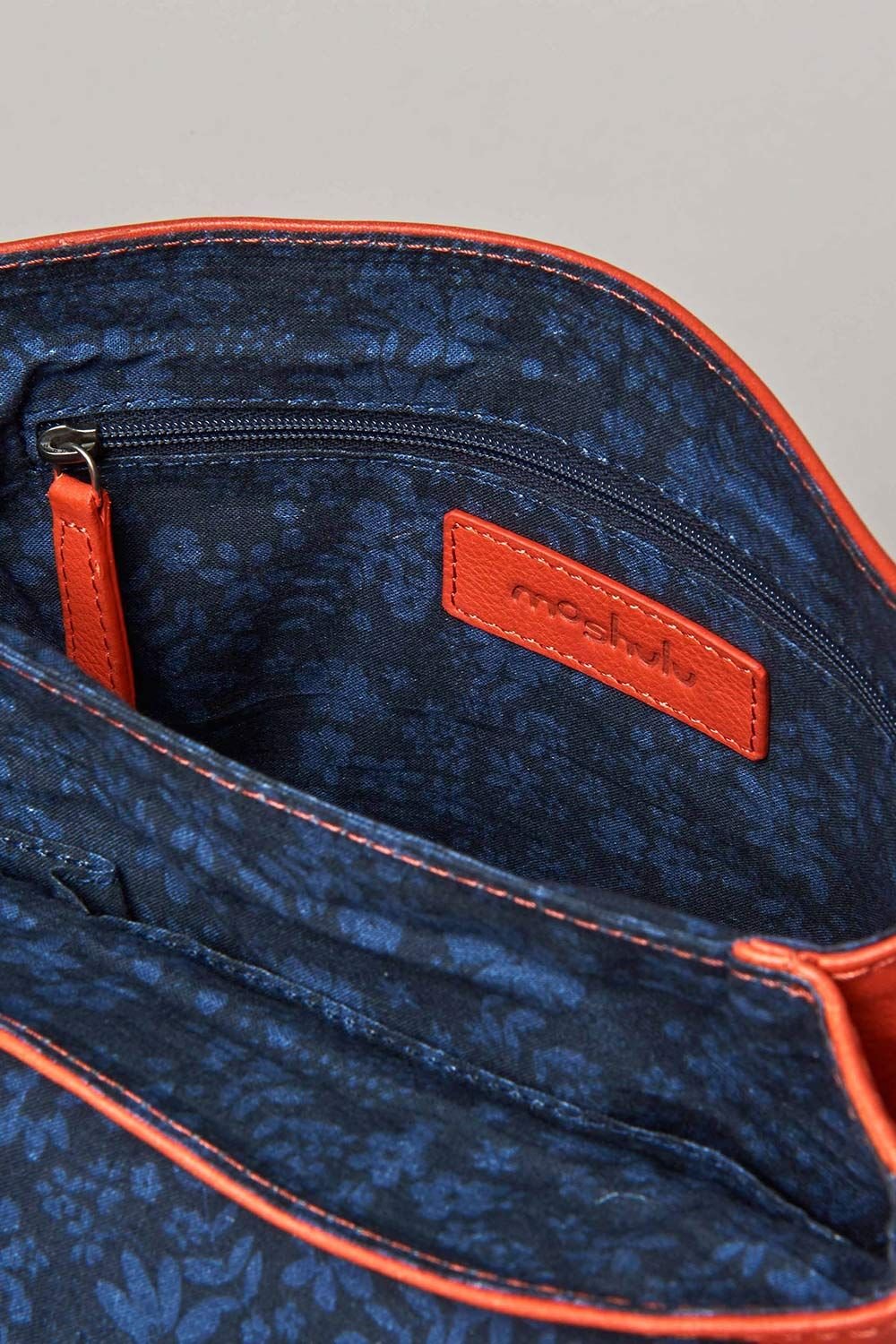 Moshulu Moshulu Women's 'Budburst' Leather Shoulder Bag in Red - 4