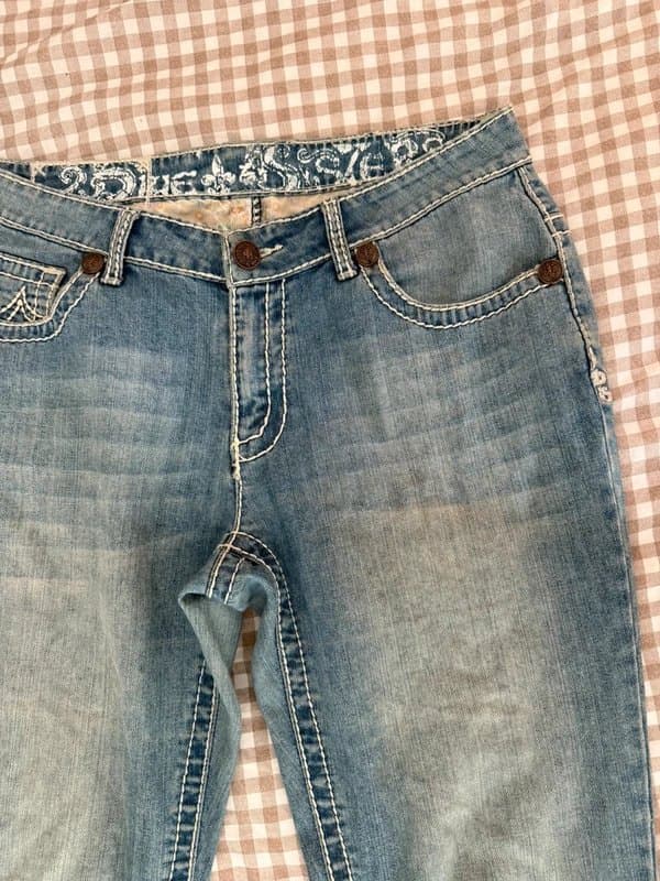 2blue Sisters Vintage 2Blue Sisters Embroidered Light Blue Denim Bootcut Jeans 31”W